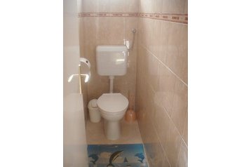 Hungría Privát Egerszalók, Exterior